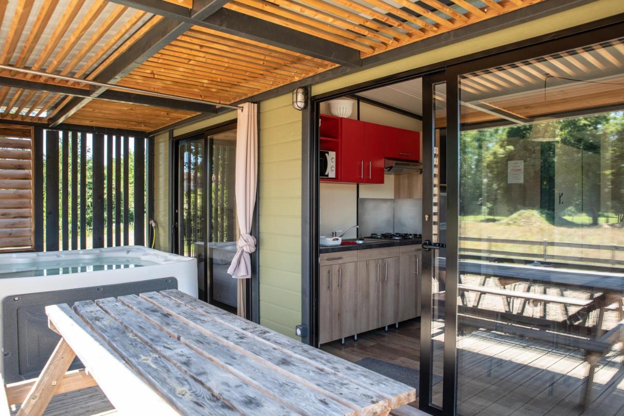 Camping du Sevron Saint-Etienne-du-Bois  Bagian luar foto